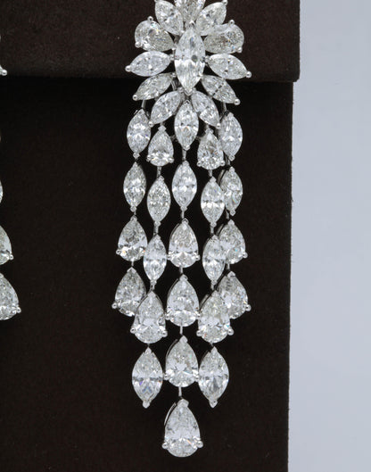 https://a.1stdibscdn.com/important-diamond-dangle-drop-earrings-for-sale-picture-4/0/j_48413331535730137078/6R1A6017_master.jpg