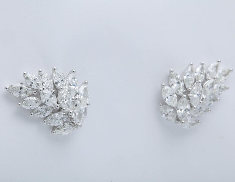 https://a.1stdibscdn.com/diamond-cluster-earring-cuffs-for-sale-picture-3/16156351/j_67519111559204004380/6R1A6032_master.jpg?width=768
