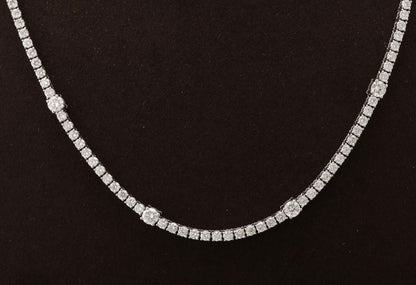 https://a.1stdibscdn.com/diamond-tennis-necklace-for-sale-picture-2/j_415/j_166501421659967985201/6R1A6036_master.jpg?width=768