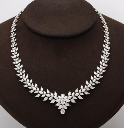 https://a.1stdibscdn.com/diamond-necklace-for-sale-picture-2/j_415/j_165036021658772115006/6R1A6037_master.jpg?width=768