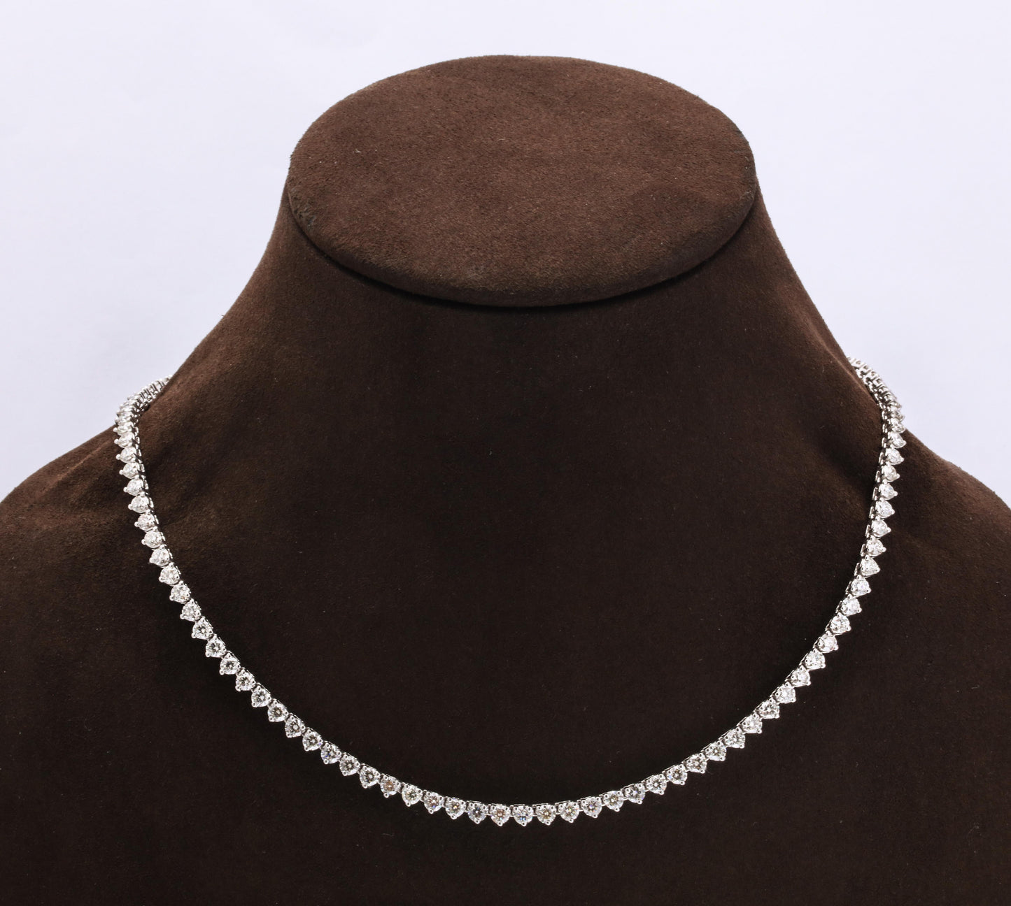 https://a.1stdibscdn.com/11-carat-diamond-tennis-necklace-for-sale-picture-2/j_415/1570046652190/6R1A6041_master.jpg