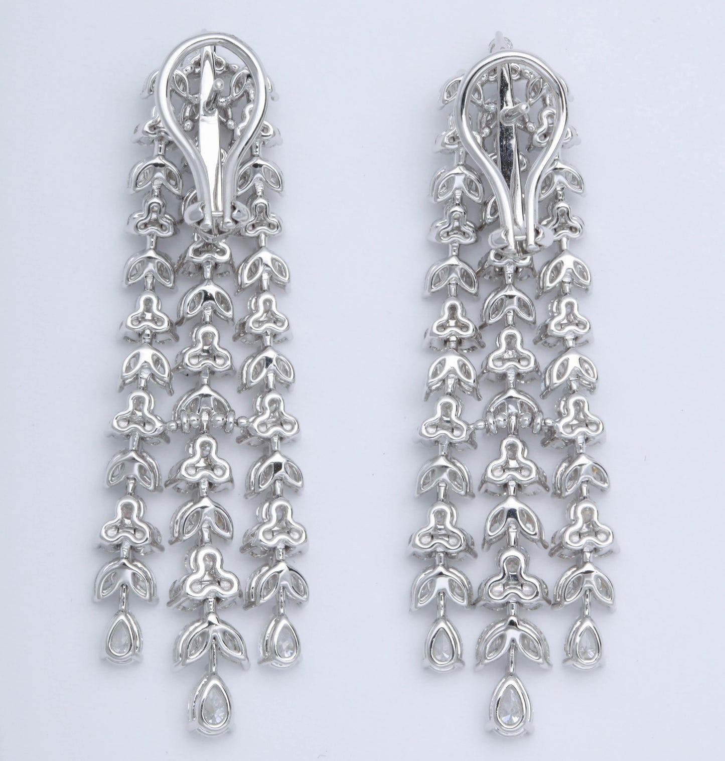 https://a.1stdibscdn.com/diamond-dangle-earrings-for-sale-picture-5/0/j_48414031535730222540/6R1A6062_master.jpg