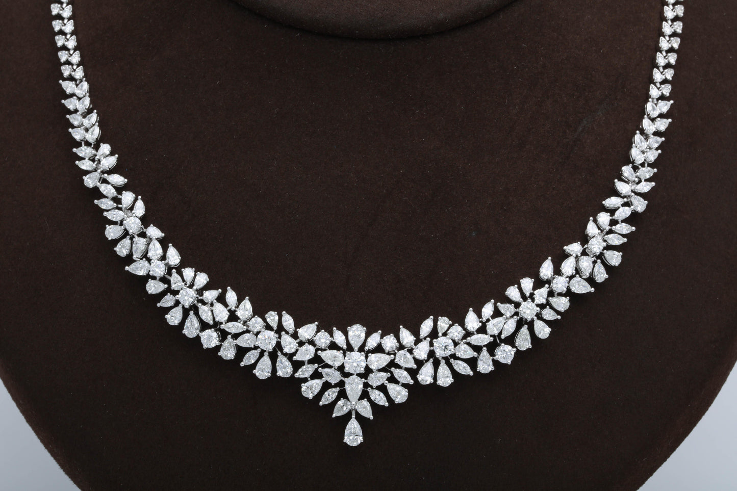 https://a.1stdibscdn.com/multi-shape-diamond-necklace-for-sale-picture-3/0/j_48413731535730186058/6R1A6090_master.jpg