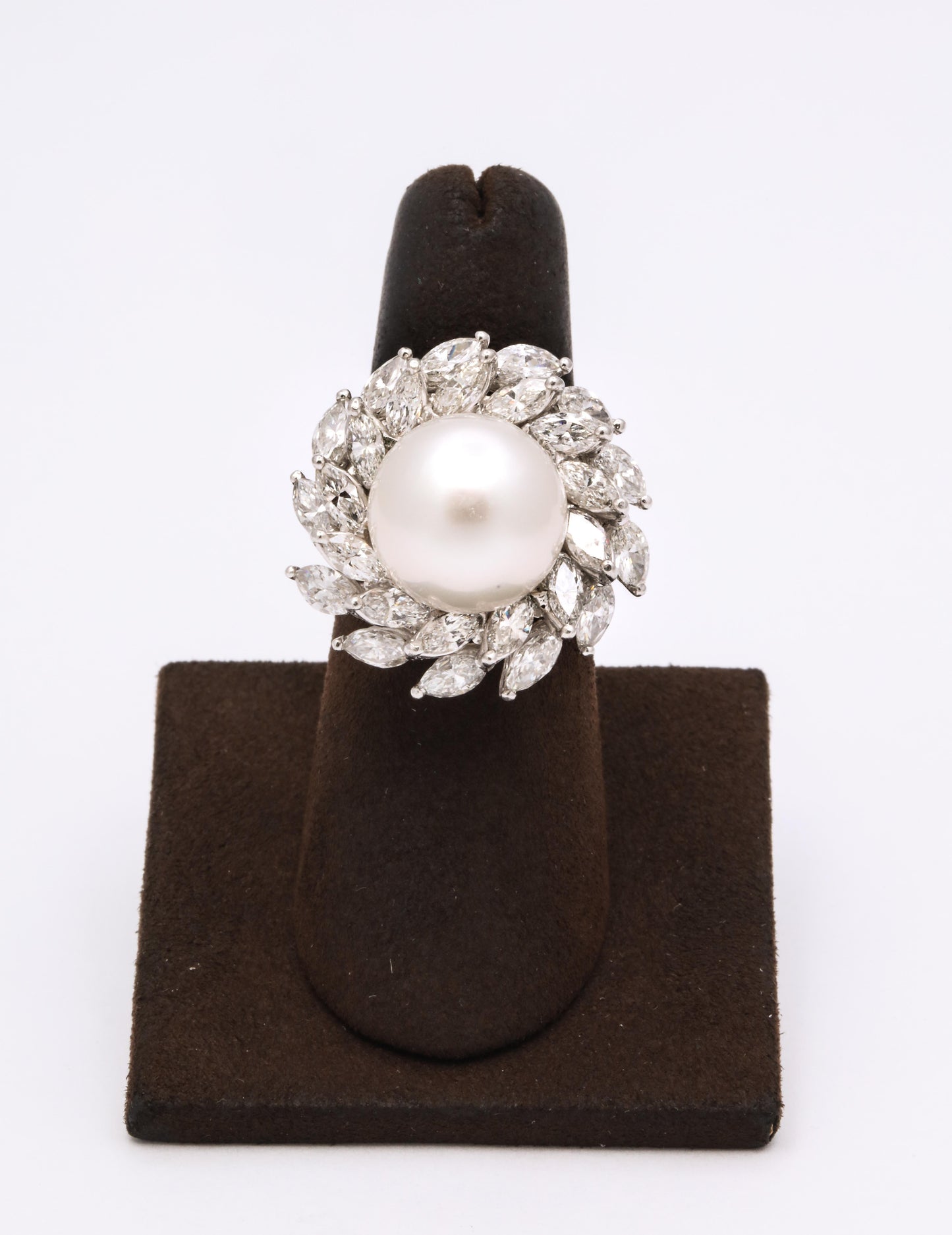 https://a.1stdibscdn.com/south-sea-pearl-and-diamond-ring-for-sale-picture-2/j_415/1566324836760/6R1A6099_master.jpg