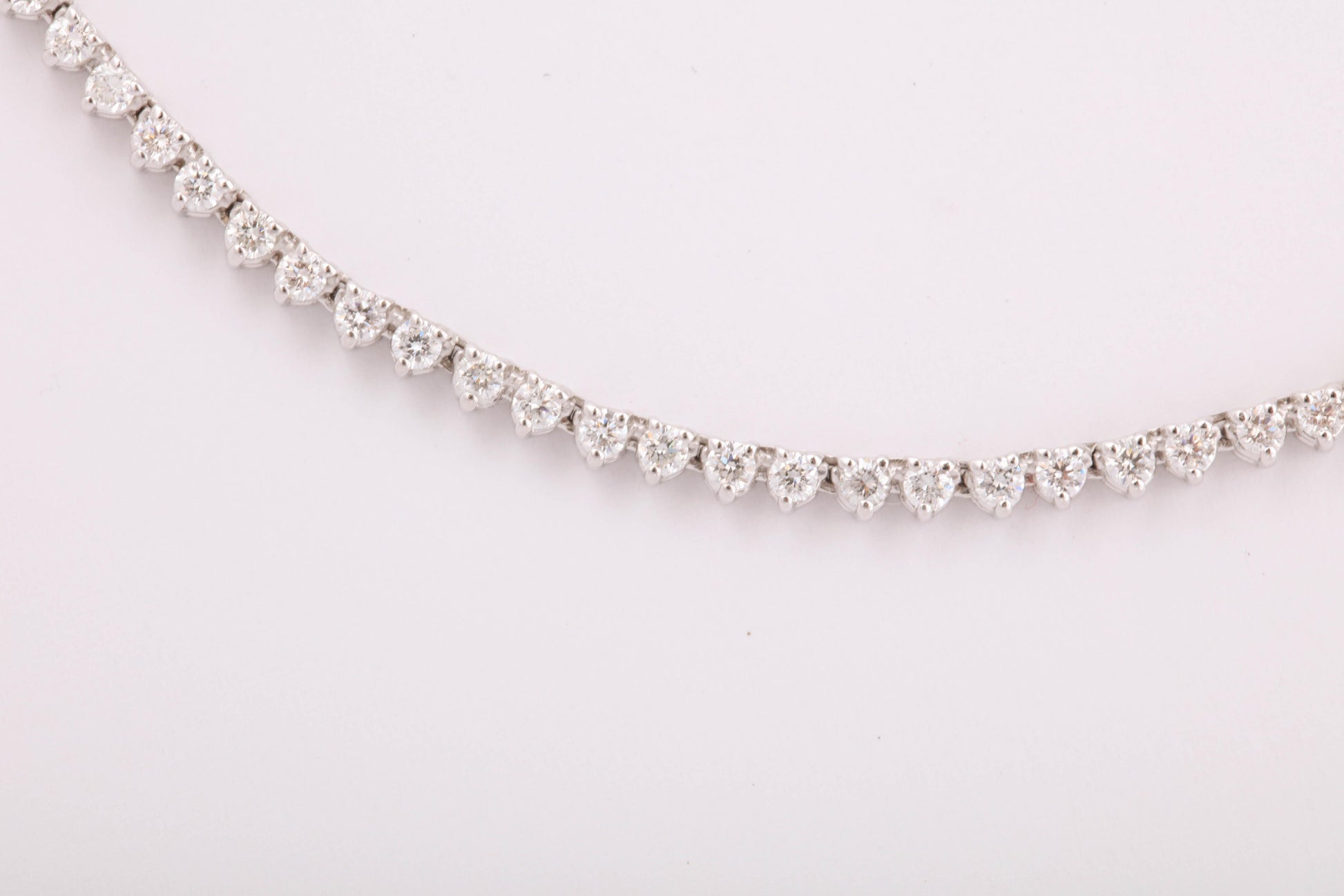 https://a.1stdibscdn.com/diamond-choker-tennis-necklace-for-sale-picture-3/j_415/j_108051721605200388164/6R1A6530_master.jpg