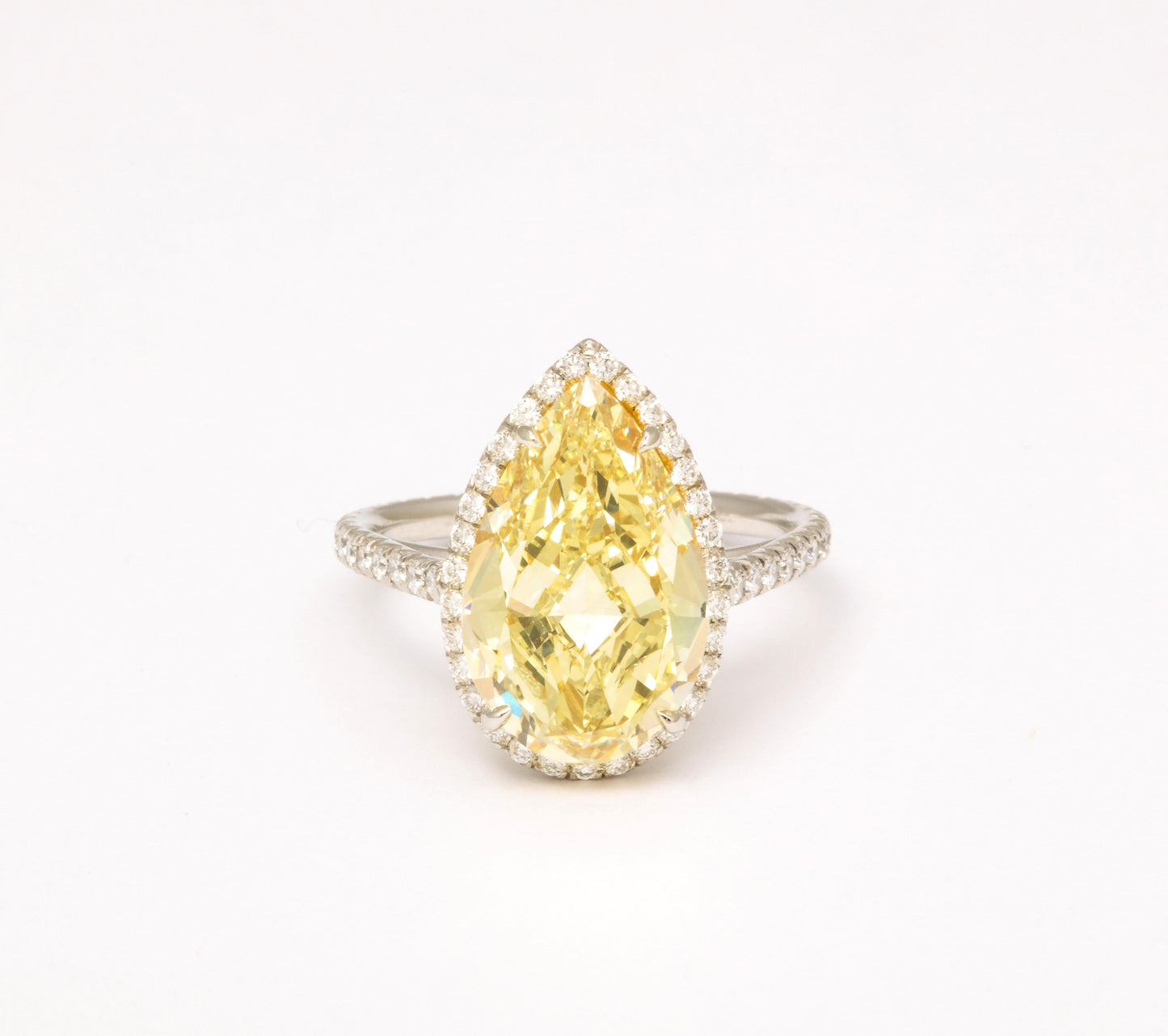 https://a.1stdibscdn.com/5-carat-fancy-yellow-pear-shape-diamond-ring-for-sale-picture-9/j_415/j_154957021650390666944/6R1A6630_master.jpg