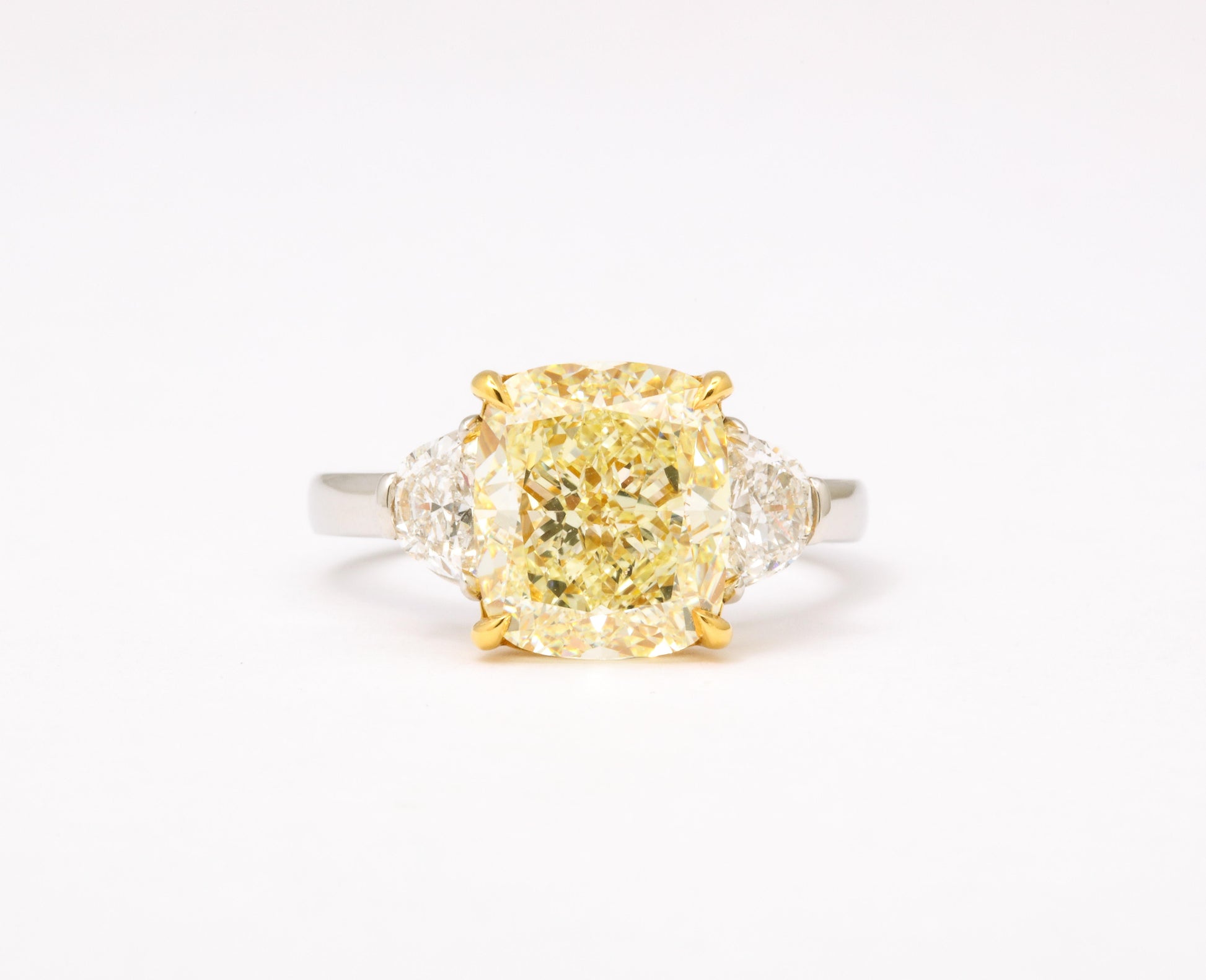 https://a.1stdibscdn.com/5-carat-yellow-diamond-ring-for-sale-picture-2/j_415/j_154958521650391212756/6R1A6658_master.jpg
