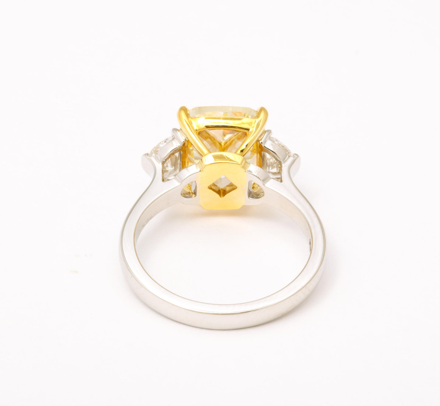 https://a.1stdibscdn.com/5-carat-yellow-diamond-ring-for-sale-picture-5/j_415/j_154958521650391212877/6R1A6661_master.jpg