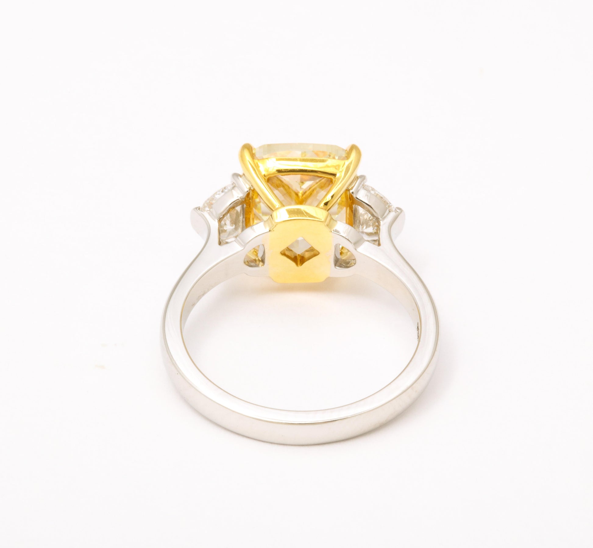 https://a.1stdibscdn.com/5-carat-yellow-diamond-ring-for-sale-picture-5/j_415/j_154958521650391212877/6R1A6661_master.jpg