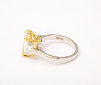 https://a.1stdibscdn.com/5-carat-yellow-diamond-ring-for-sale-picture-6/j_415/j_154958521650391213032/6R1A6662_master.jpg?width=768