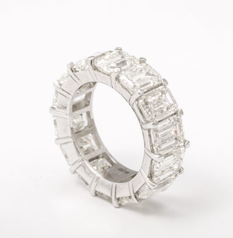 https://a.1stdibscdn.com/1420-carat-emerald-cut-diamond-eternity-band-for-sale-picture-5/j_415/j_155225321650555812845/6R1A6672_master.jpg?width=768