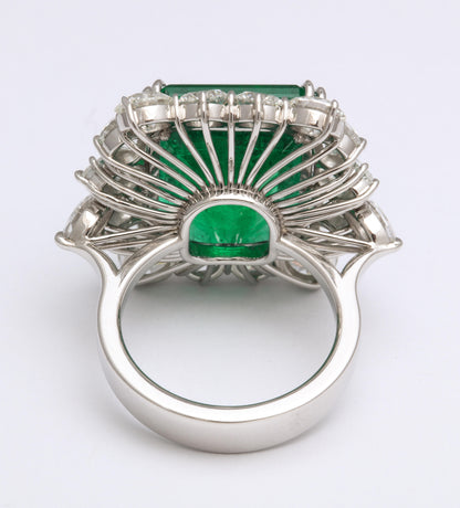 https://a.1stdibscdn.com/emerald-and-diamond-cocktail-ring-for-sale-picture-8/j_415/1612454609942/6R1A6802_master.jpg