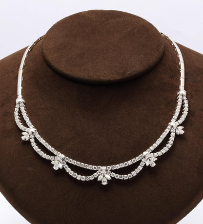 https://a.1stdibscdn.com/diamond-necklace-for-sale-picture-7/j_415/1612551866609/6R1A6897_master.jpg