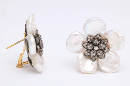 https://a.1stdibscdn.com/pearl-leaf-and-diamond-flower-earring-for-sale-picture-3/j_415/j_130060421628558032118/6R1A7166_master.jpg