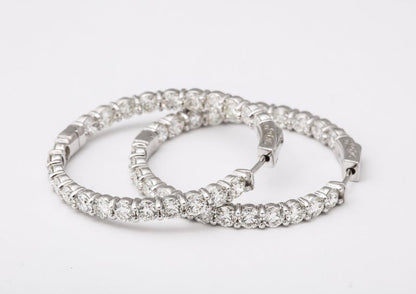 https://a.1stdibscdn.com/diamond-hoops-for-sale-picture-3/j_415/1607532450824/6R1A7401_master.jpg?width=768