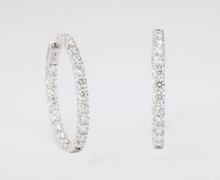 https://a.1stdibscdn.com/diamond-hoops-for-sale-picture-10/j_415/1607532466978/6R1A7409_master.jpg?width=768