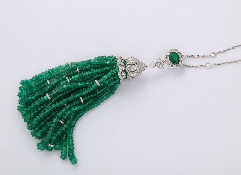 https://a.1stdibscdn.com/emerald-and-diamond-tassel-necklace-for-sale-picture-4/j_415/1605728010481/6R1A7456_master.jpg?width=768