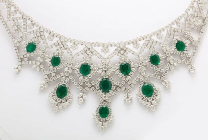 https://a.1stdibscdn.com/emerald-and-diamond-choker-necklace-for-sale-picture-3/j_415/j_183831221675869509658/6R1A7836_master.jpg?width=768