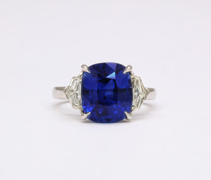 https://a.1stdibscdn.com/7-carat-cushion-cut-sapphire-and-diamond-ring-for-sale-picture-3/j_415/j_144397121641926940374/6R1A8301_master.jpg