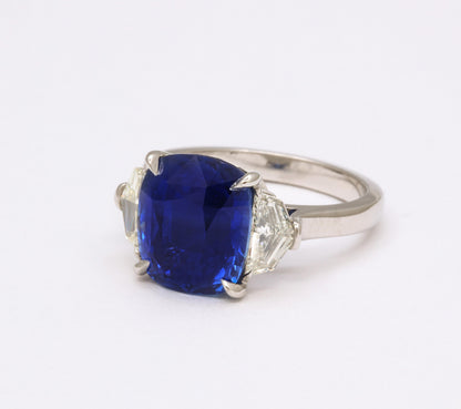 https://a.1stdibscdn.com/7-carat-cushion-cut-sapphire-and-diamond-ring-for-sale-picture-4/j_415/j_144397121641926942048/6R1A8303_master.jpg