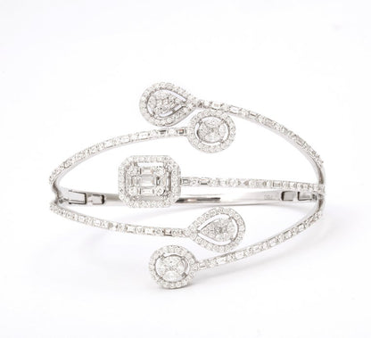 https://a.1stdibscdn.com/multi-shape-diamond-bangle-bracelet-for-sale-picture-7/j_415/j_143753121641493902104/6R1A8497_master.jpg?width=768