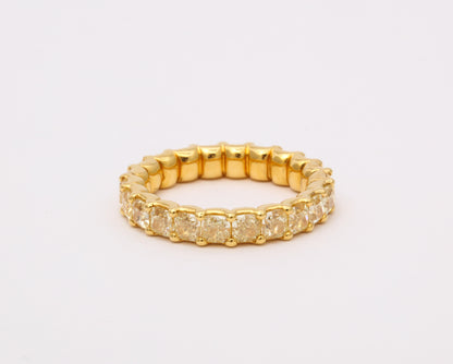 https://a.1stdibscdn.com/yellow-diamond-eternity-band-for-sale-picture-5/j_415/j_202927821694025263917/6R1A8673_master.jpg