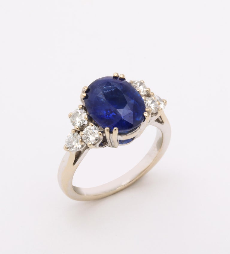https://a.1stdibscdn.com/sapphire-and-diamond-ring-for-sale-picture-4/j_415/j_204049521695135434959/6R1A8679_master.jpg?width=768