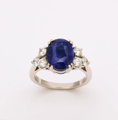 https://a.1stdibscdn.com/sapphire-and-diamond-ring-for-sale-picture-5/j_415/j_204049521695135434962/6R1A8680_master.jpg?width=768