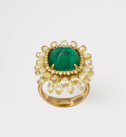 https://a.1stdibscdn.com/5-carat-sugarloaf-cabochon-emerald-and-yellow-diamond-ring-for-sale-picture-9/j_415/j_202926121694024696306/6R1A8717_master.jpg?width=768