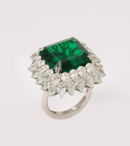 https://a.1stdibscdn.com/13-carat-emerald-and-diamond-ring-for-sale-picture-9/j_415/j_203160921694195660241/6R1A8741_master.jpg?width=768