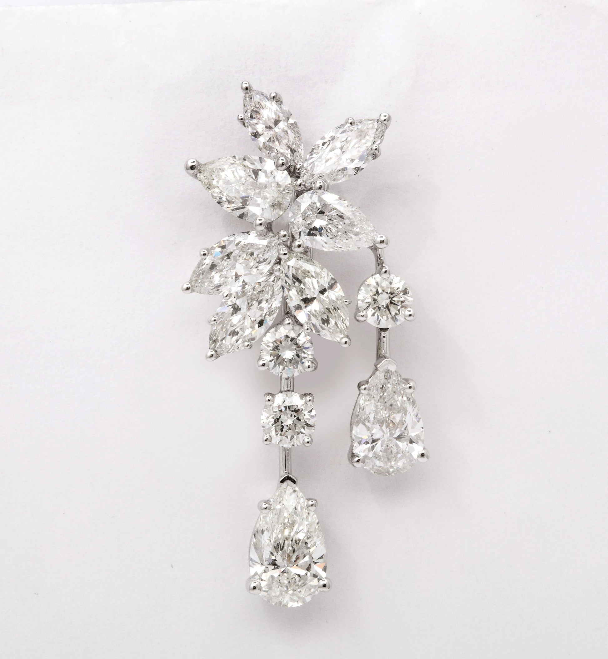 https://a.1stdibscdn.com/diamond-cluster-dangle-earring-for-sale-picture-6/j_415/1609265929292/6R1A8816_master.jpg