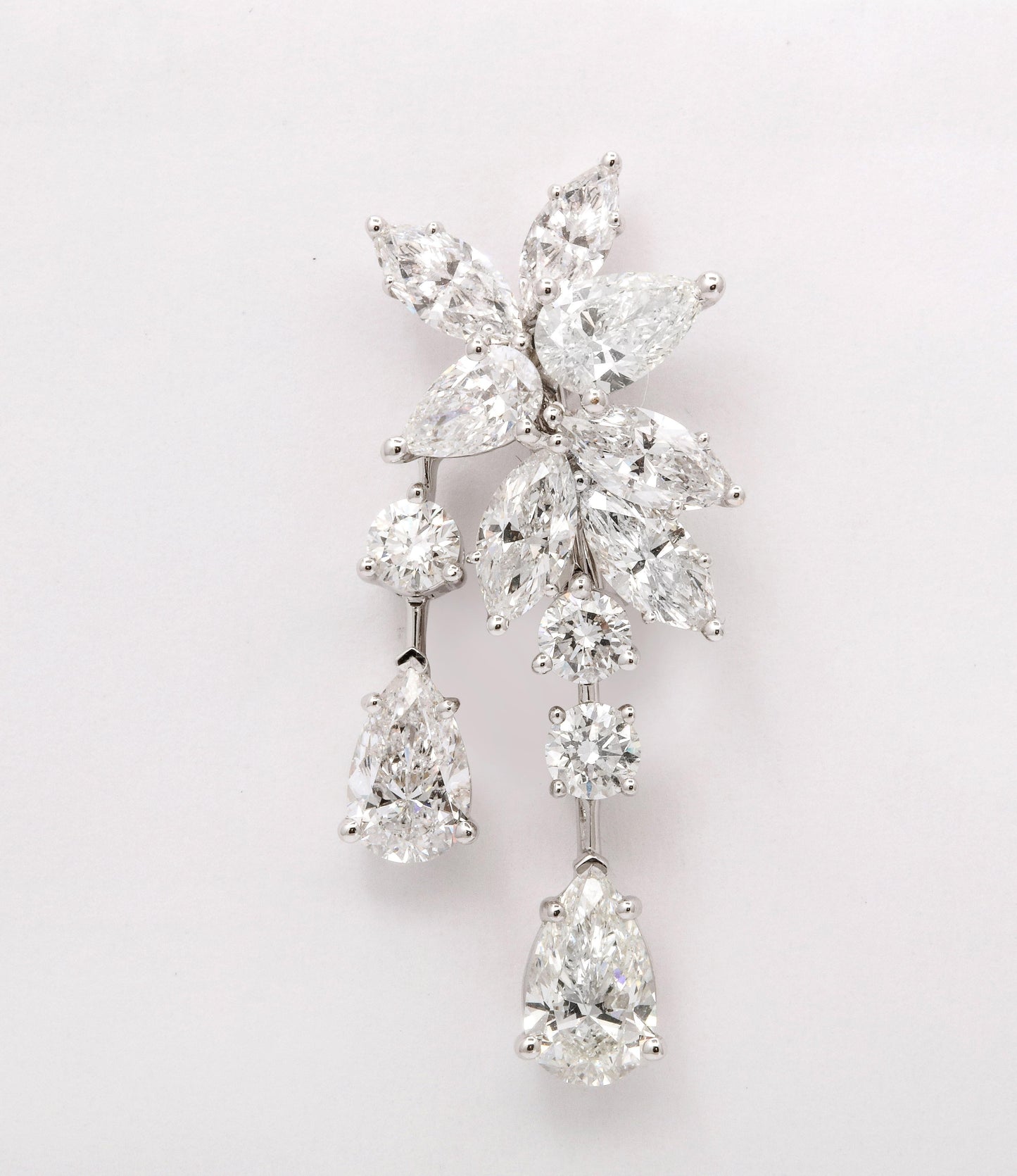 https://a.1stdibscdn.com/diamond-cluster-dangle-earring-for-sale-picture-7/j_415/1609265942951/6R1A8817_master.jpg