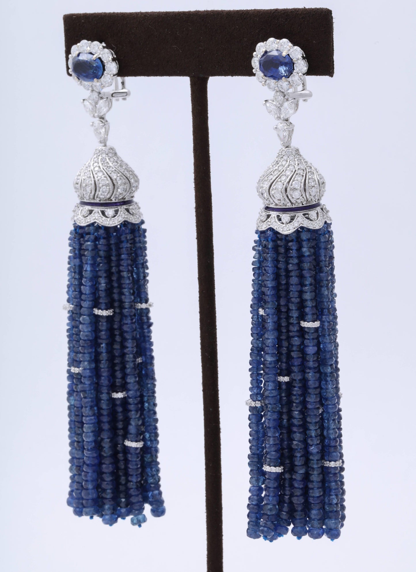 https://a.1stdibscdn.com/sapphire-and-diamond-tassel-earrings-for-sale-picture-5/0/j_45217131530288203069/6R1A9164_master.jpg