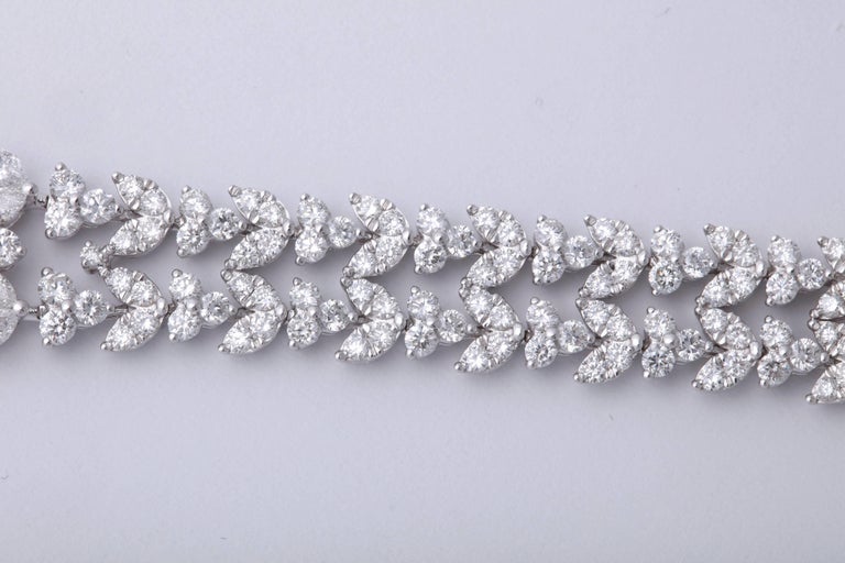 https://a.1stdibscdn.com/stunning-diamond-bracelet-for-sale-picture-5/0/j_45217331530288240354/6R1A9191_master.jpg?width=768