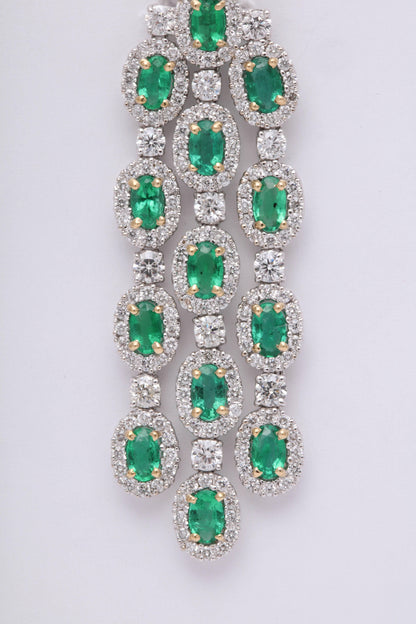 https://a.1stdibscdn.com/green-emerald-chandelier-earrings-for-sale-picture-4/0/j_42665231525894032471/6R1A9333_master.jpg