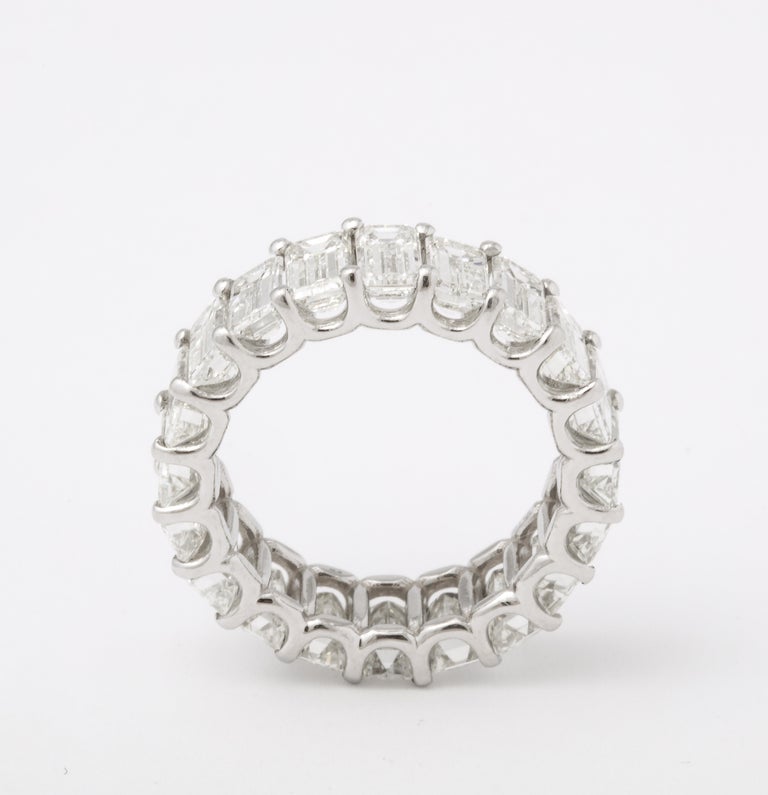 https://a.1stdibscdn.com/emerald-cut-diamond-eternity-band-for-sale-picture-8/j_415/j_168334821661871441253/6R1A9413_master.jpg?width=768
