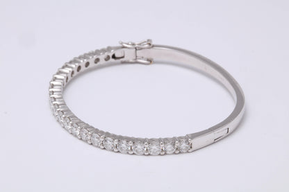 https://a.1stdibscdn.com/diamond-bangle-for-6-inch-wrist-for-sale-picture-4/0/j_50847111539355640030/6R1A9598_master.jpg