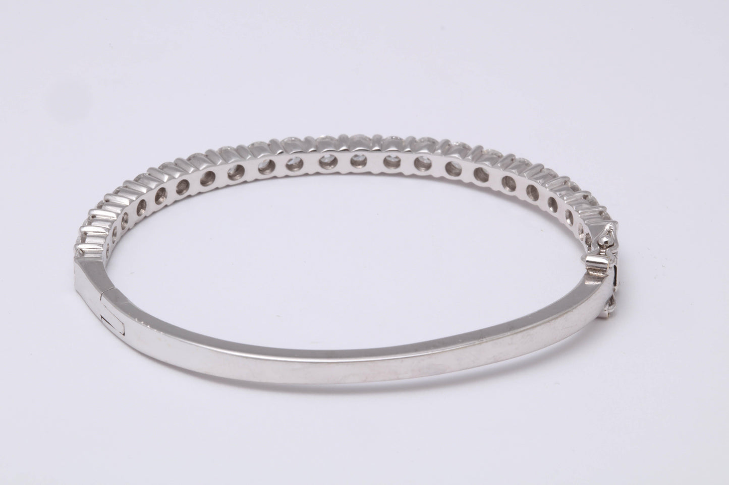 https://a.1stdibscdn.com/diamond-bangle-for-6-inch-wrist-for-sale-picture-5/0/j_50847111539355641823/6R1A9599_master.jpg