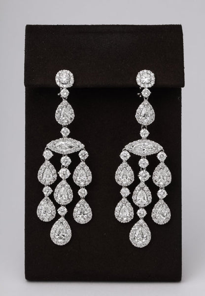 https://a.1stdibscdn.com/diamond-chandelier-earrings-for-sale-picture-2/j_415/1599662260522/6R1A9802_master.jpg?width=768