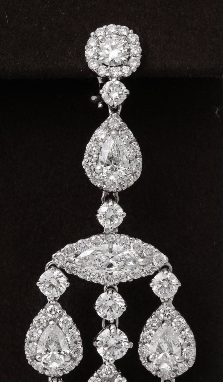 https://a.1stdibscdn.com/diamond-chandelier-earrings-for-sale-picture-4/j_415/1599662268155/6R1A9804_master.jpg?width=768
