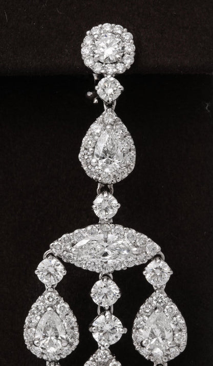 https://a.1stdibscdn.com/diamond-chandelier-earrings-for-sale-picture-4/j_415/1599662268155/6R1A9804_master.jpg?width=768