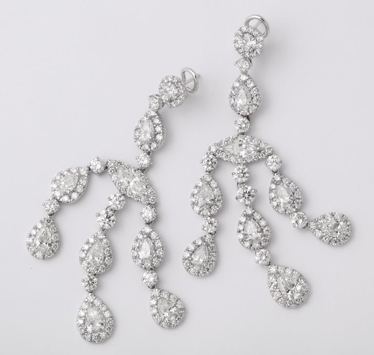 https://a.1stdibscdn.com/diamond-chandelier-earrings-for-sale-picture-10/j_415/1599662291829/6R1A9816_master.jpg?width=768
