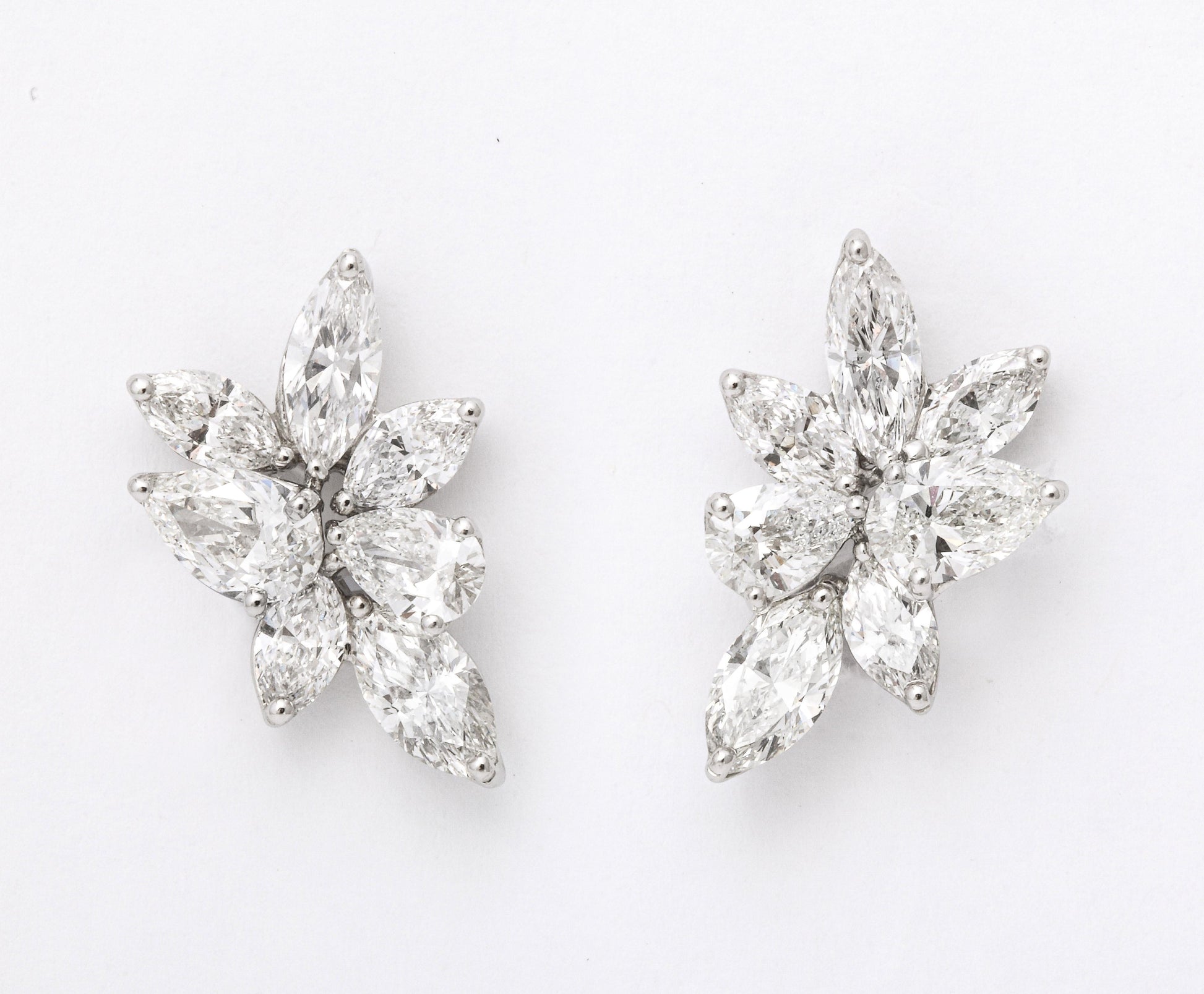 https://a.1stdibscdn.com/diamond-cluster-earring-for-sale-picture-2/j_415/j_140883421638555942820/6R1A9922_master.jpg