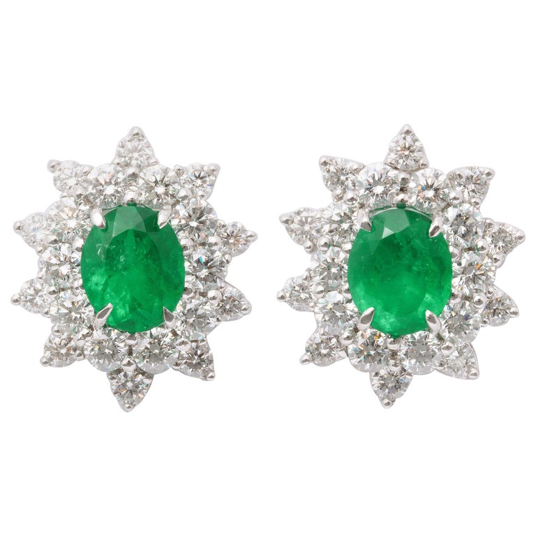 https://a.1stdibscdn.com/emerald-and-diamond-earrings-for-sale/1121189/j_82089221593130813711/8208922_master.jpg?width=768