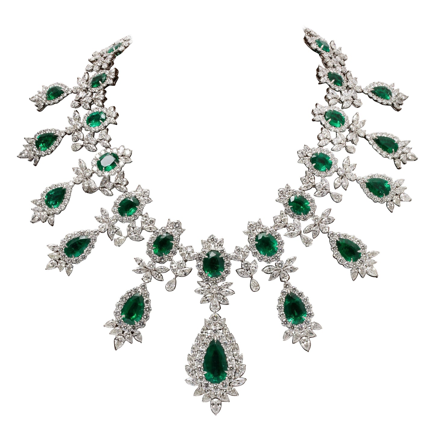 https://a.1stdibscdn.com/emerald-and-diamond-drop-necklace-for-sale/1121189/j_83150211589928849883/8315021_master.jpg