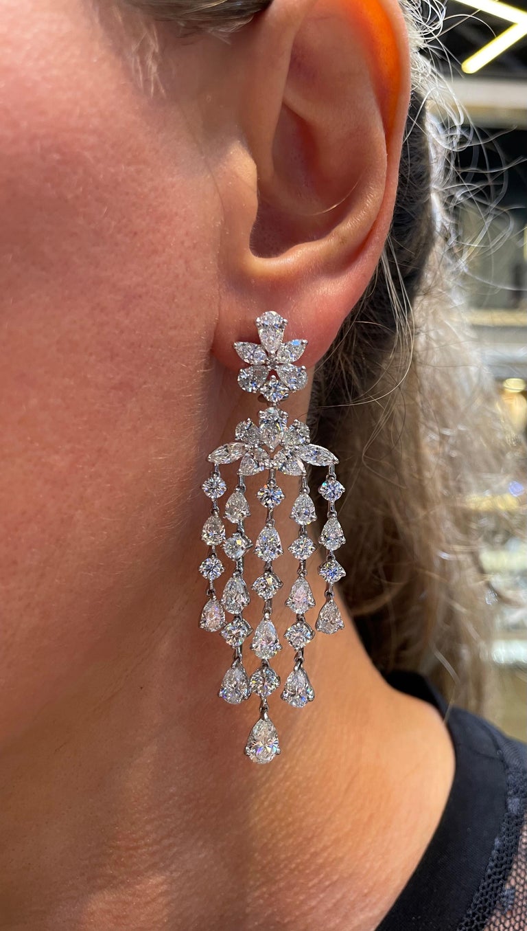 https://a.1stdibscdn.com/diamond-chandelier-dangle-earrings-for-sale-picture-8/j_415/j_167934221661455735991/B27BD1E6_6473_4502_8959_683EBEF3B053_master.jpeg?width=768