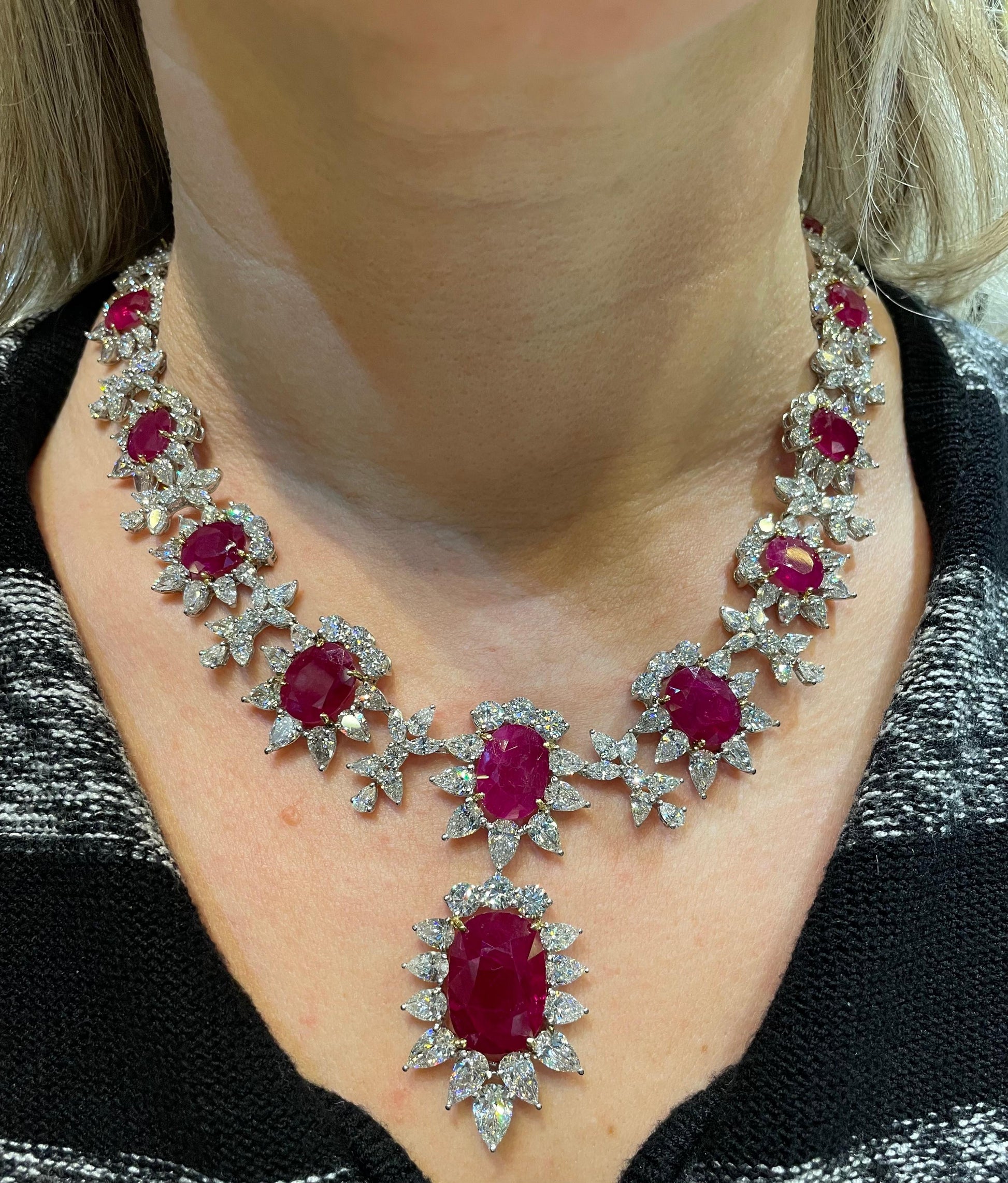 https://a.1stdibscdn.com/ruby-and-diamond-necklace-for-sale-picture-10/j_415/j_172985721674157184668/F9E9A0B6_F9ED_41ED_AB45_B5A156B47FC3_master.jpeg