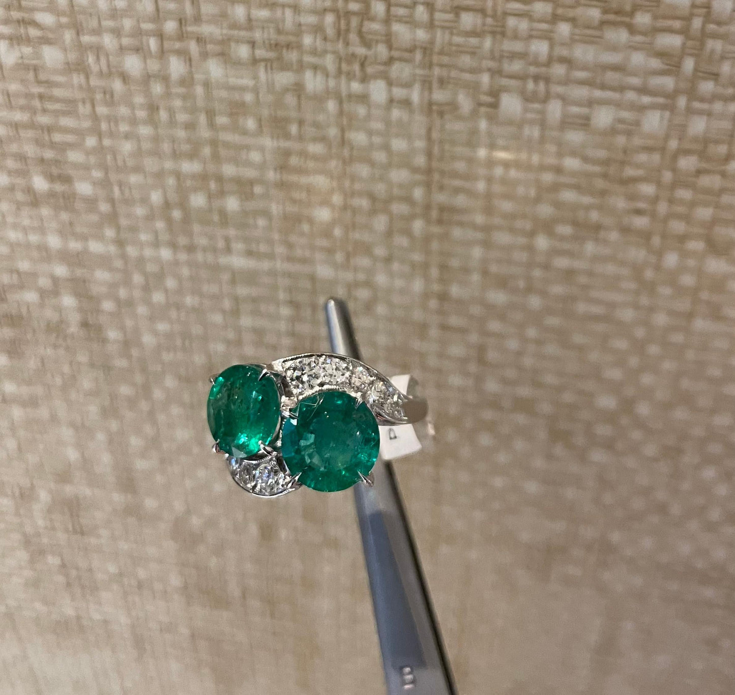 https://a.1stdibscdn.com/circa-1950s-emerald-and-diamond-ring-set-in-platinum-for-sale-picture-2/j_415/j_1127971664907611729/FD5DD5DC_8357_4E0E_B92E_BEB19C19345E_master.jpeg