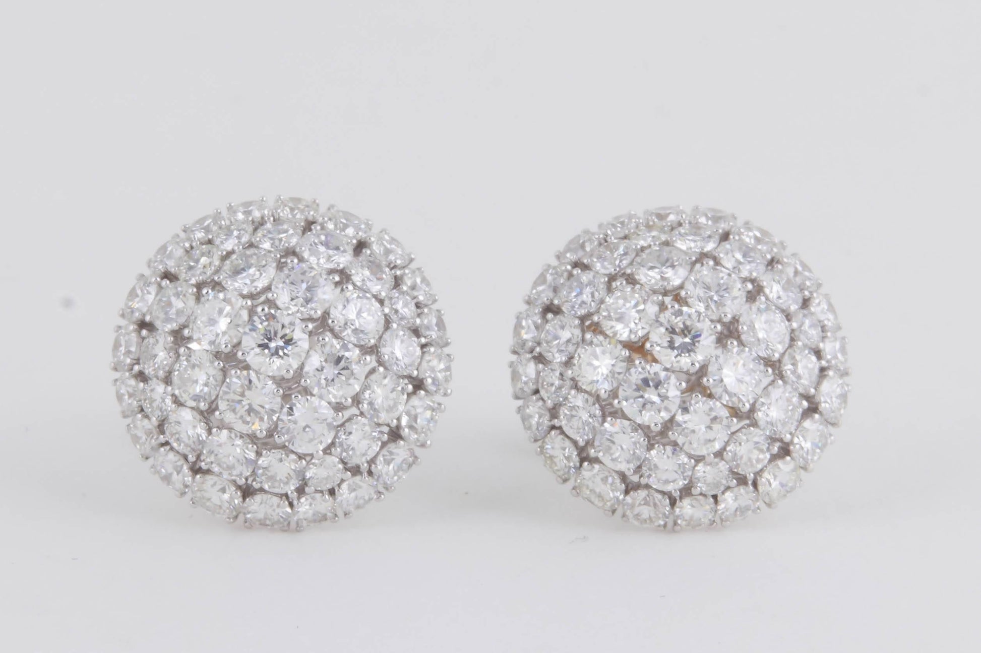 https://a.1stdibscdn.com/diamond-dome-button-earrings-for-sale-picture-5/j_415/j_168438121661970316835/IMG_7512_master.jpg