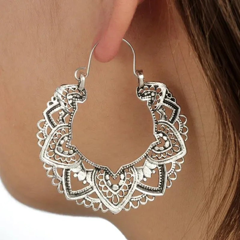 Vintage Fashion Ladies Boho 925 Silver Petal Heart Metal Totem Earrings Earrings Large Hoop Earrings Charm Bridal Wedding Engagement Earrings Anniversary Birthday Party Gift Jewelry 1 Pair